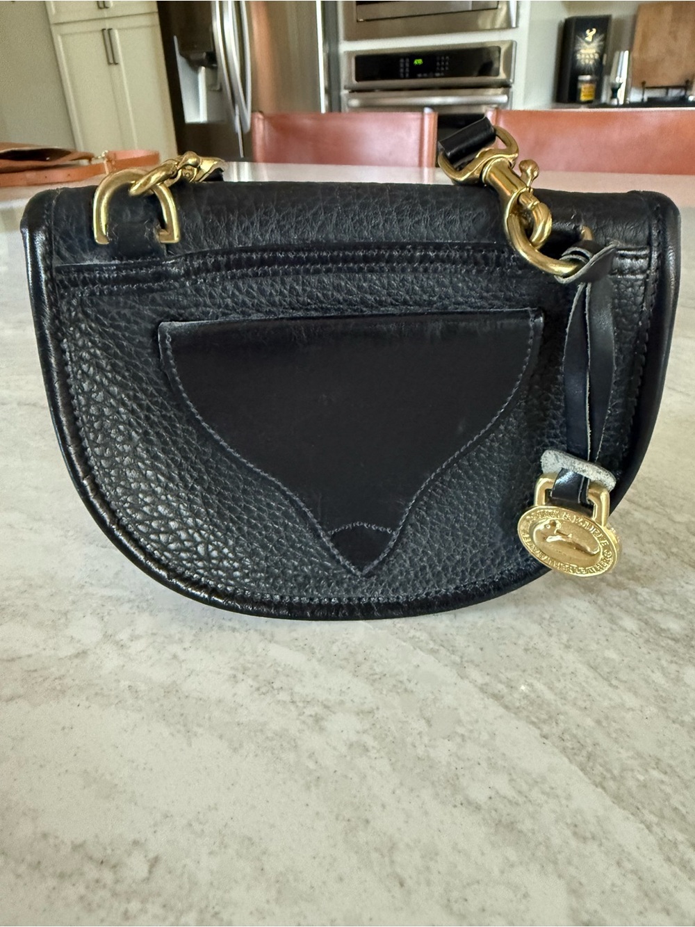 💕 Dooney Bourke black leather calvary crossbody vintage! - Picture 2 of 4